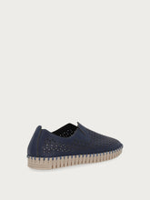Slip-on in pelle laserata - Navy | FRAU