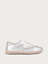 Sneaker aus gelasertem laminiertem Leder - Silber | FRAU