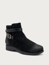 Comfort vintage-effect oiled split leather ankle boots - Black | FRAU