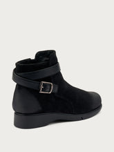 Comfort vintage-effect oiled split leather ankle boots - Black | FRAU