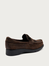 Comfort loafers in vintage-effect oiled split leather - Chocolate | FRAU