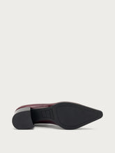 Almond-Cut pumps in shiny creased-effect leather - Bordeaux | FRAU