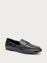 Creased semi-polished leather ruched loafers - Black | FRAU