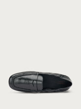 Creased semi-polished leather ruched loafers - Black | FRAU