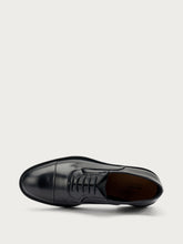 Elegant leather Oxford shoes - Black | FRAU