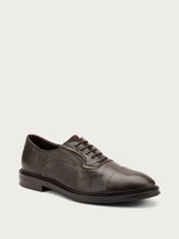 Distressed-effect leather Oxfords - Antique Brown | FRAU