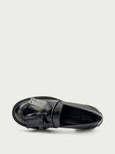 Polished leather loafers with tassels - Black | FRAU