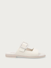 Pantoletten aus Leder mit Schnalle in abgestimmter Farbe - Off White | FRAU