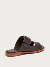 Pantoletten aus Leder mit Schnalle in abgestimmter Farbe - Dunkelbraun | FRAU