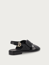 Leather sandals with tonal buckle - Black | FRAU