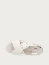 Leather sandals with tonal buckle - Off White | FRAU