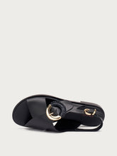 Leather sandals with round buckle - Black | FRAU