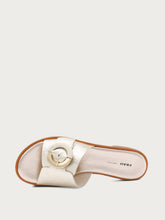 Gold sliders with buckle - Platinum | FRAU