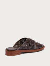 Pantoletten aus perforiertem Leder - Dunkelbraun | FRAU