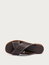 Pantoletten aus perforiertem Leder - Dunkelbraun | FRAU