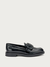 Creased polished leather loafers with buckle - Black | FRAU