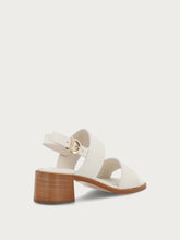 Sandale aus Leder mit Blockabsatz - Off White | FRAU
