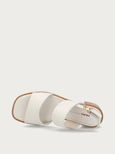 Sandale aus Leder mit Blockabsatz - Off White | FRAU