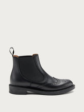 Leather Chelsea boots with wing-tip design - Black | FRAU