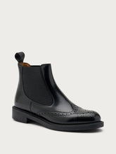 Brushed leather Chelsea boots with wing-tip design - Black | FRAU