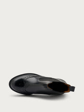 Brushed leather Chelsea boots with wing-tip design - Black | FRAU