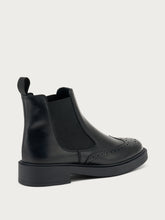 Chelsea boots with wing-tip detail - Black | FRAU