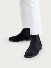 Finished suede Chelsea boots with wing-tip design - Blue | FRAU