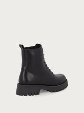 Anfibi donna in pelle nera con suola track - Nero | FRAU