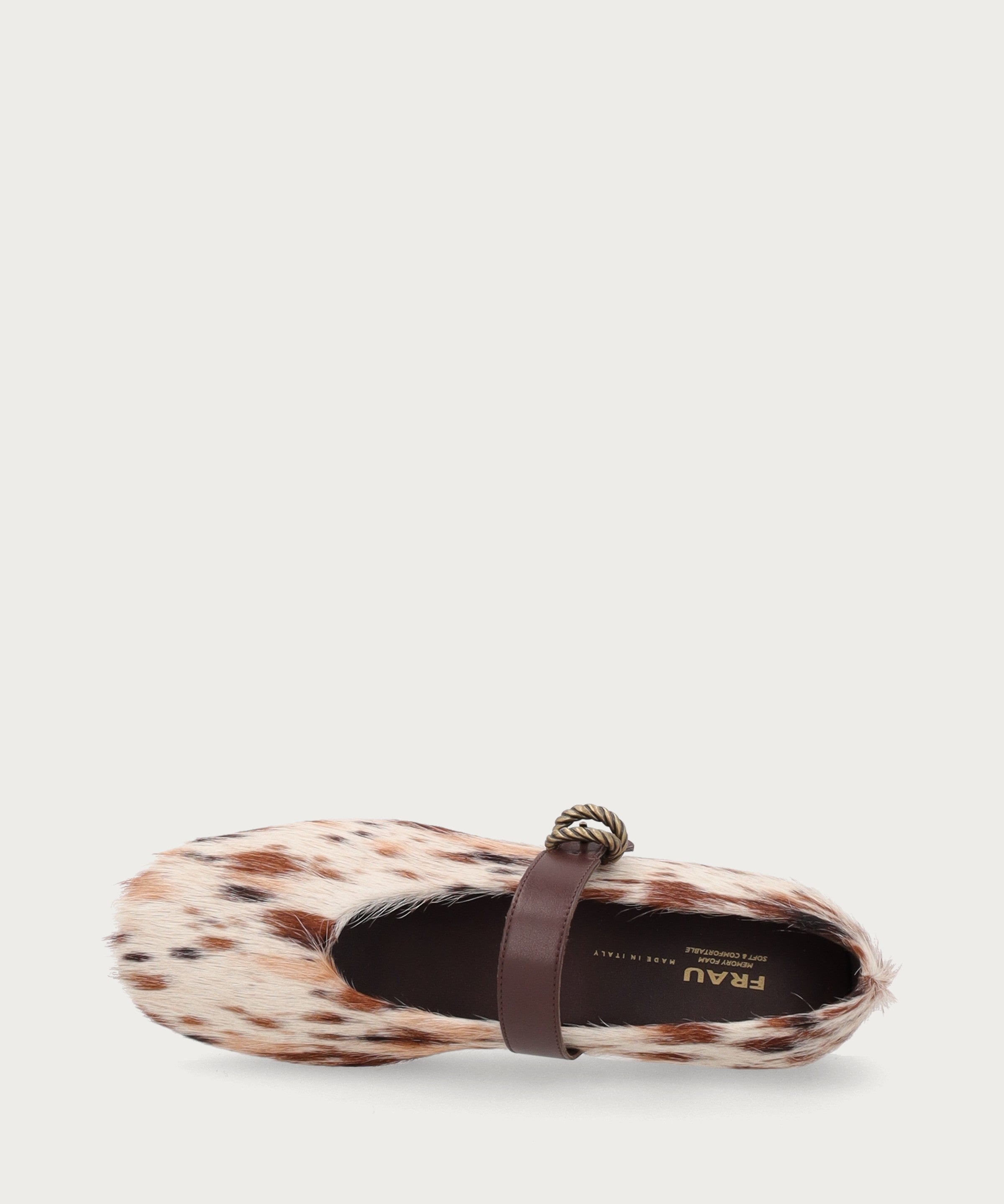 Ballerinas mit Riemchen aus Leder mit Ponyfell-Optik und Fleckenmuster