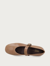 Beige vintage leather ballet flats with strap - Safari | FRAU