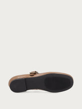 Beige vintage leather ballet flats with strap - Safari | FRAU
