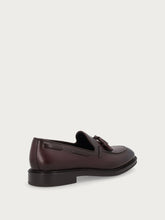 Men's burgundy airbrushed calfskin loafers with tassels - Must | FRAU