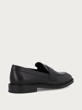 Men's elegant black calfskin loafers - Black | FRAU