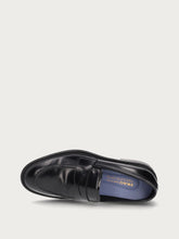 Men's elegant midnight blue polished calfskin loafers - Blue | FRAU