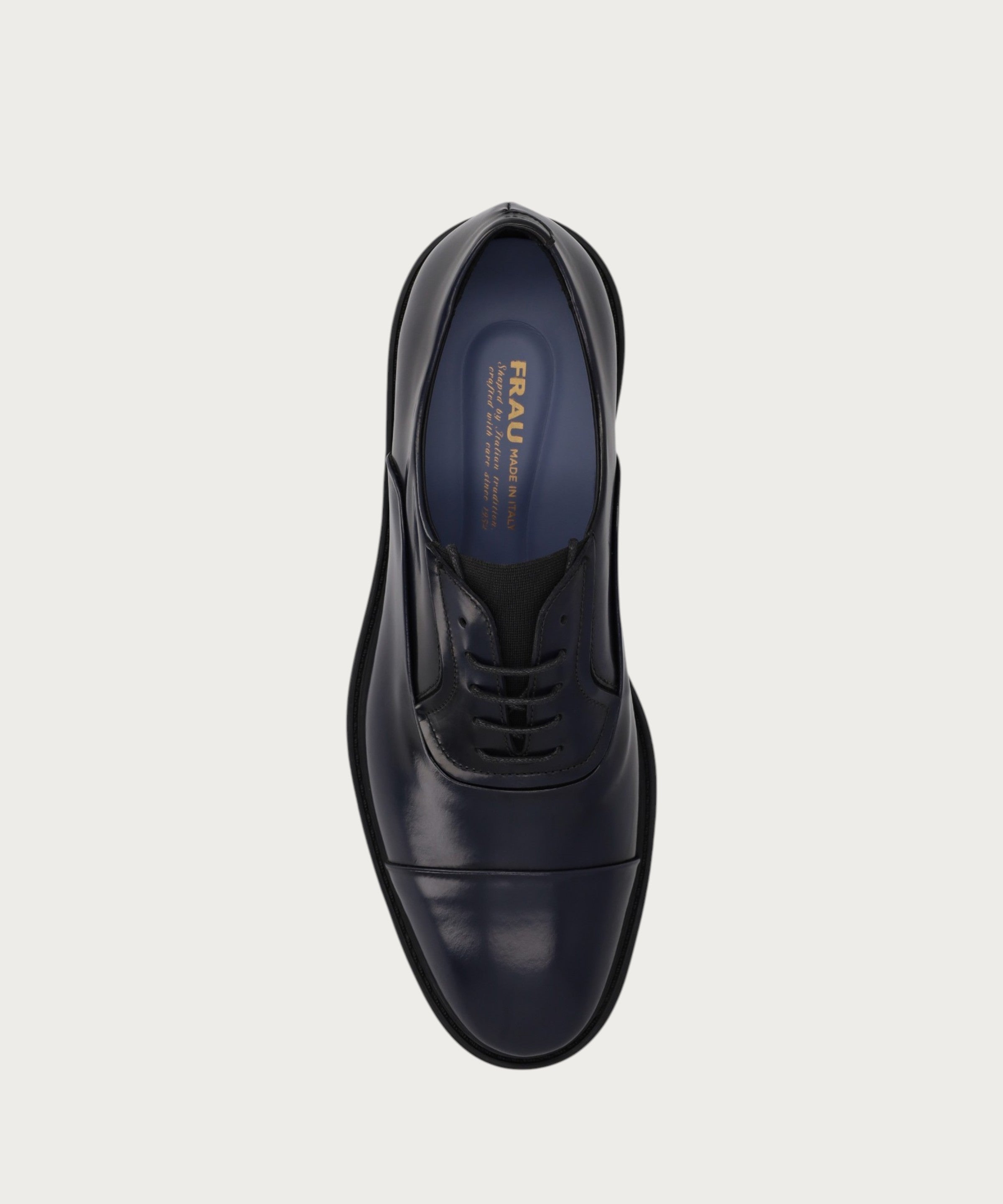 Elegant men's Oxford shoes in polished blue calfskin