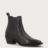 Brown leather Texan ankle boots