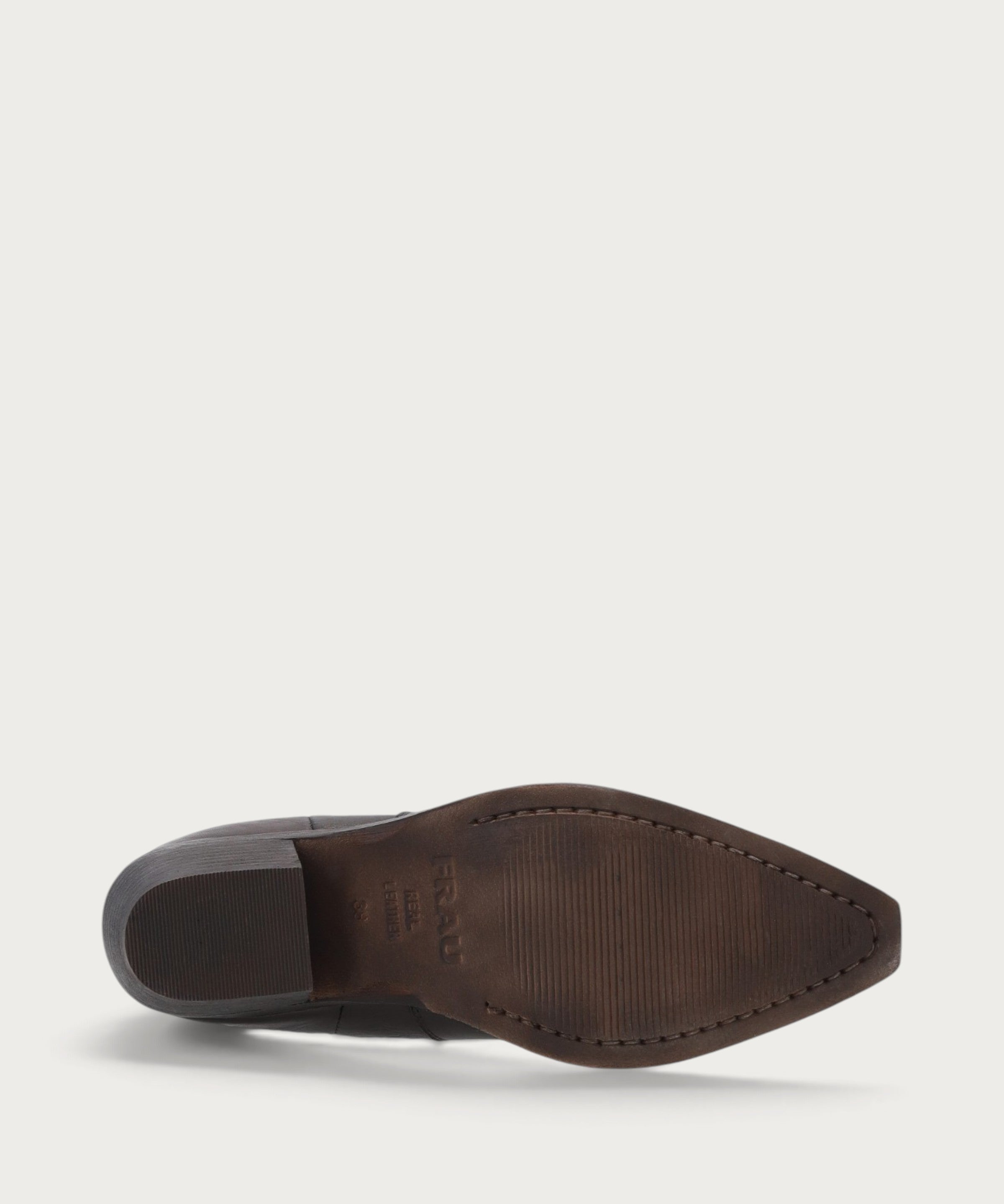 Brown leather Texan ankle boots