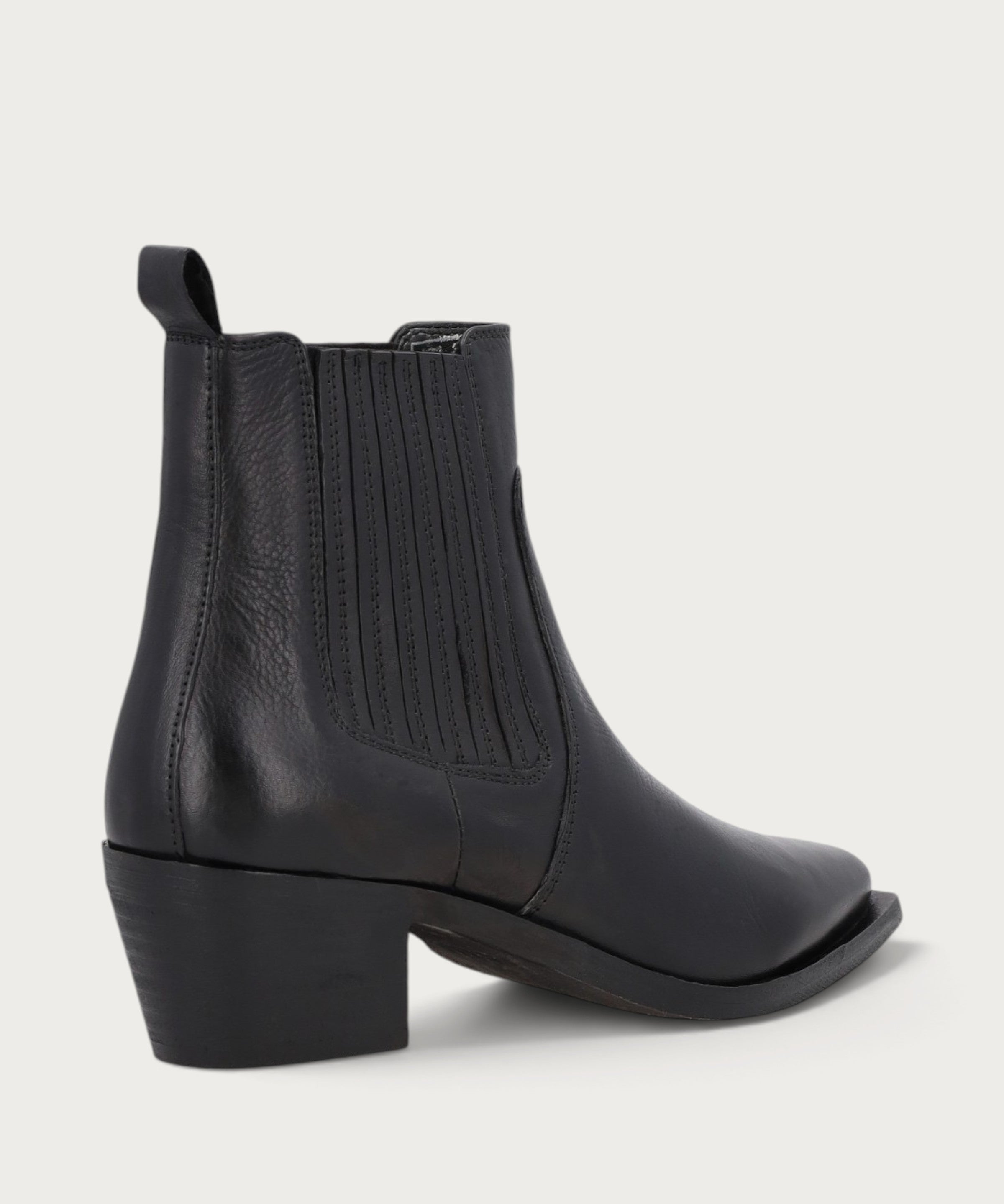 Black leather Texan ankle boots