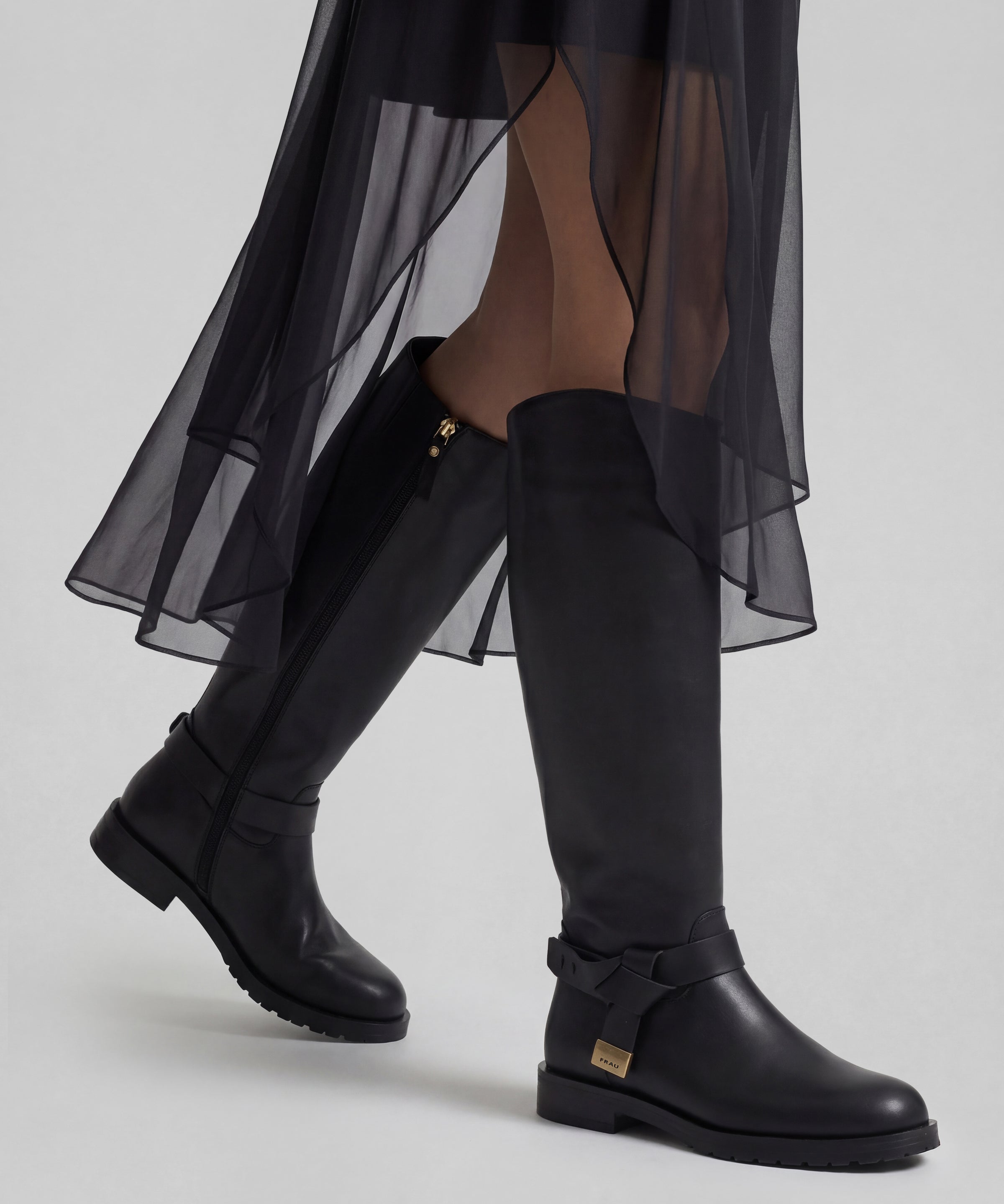 A87J8_NERO_40