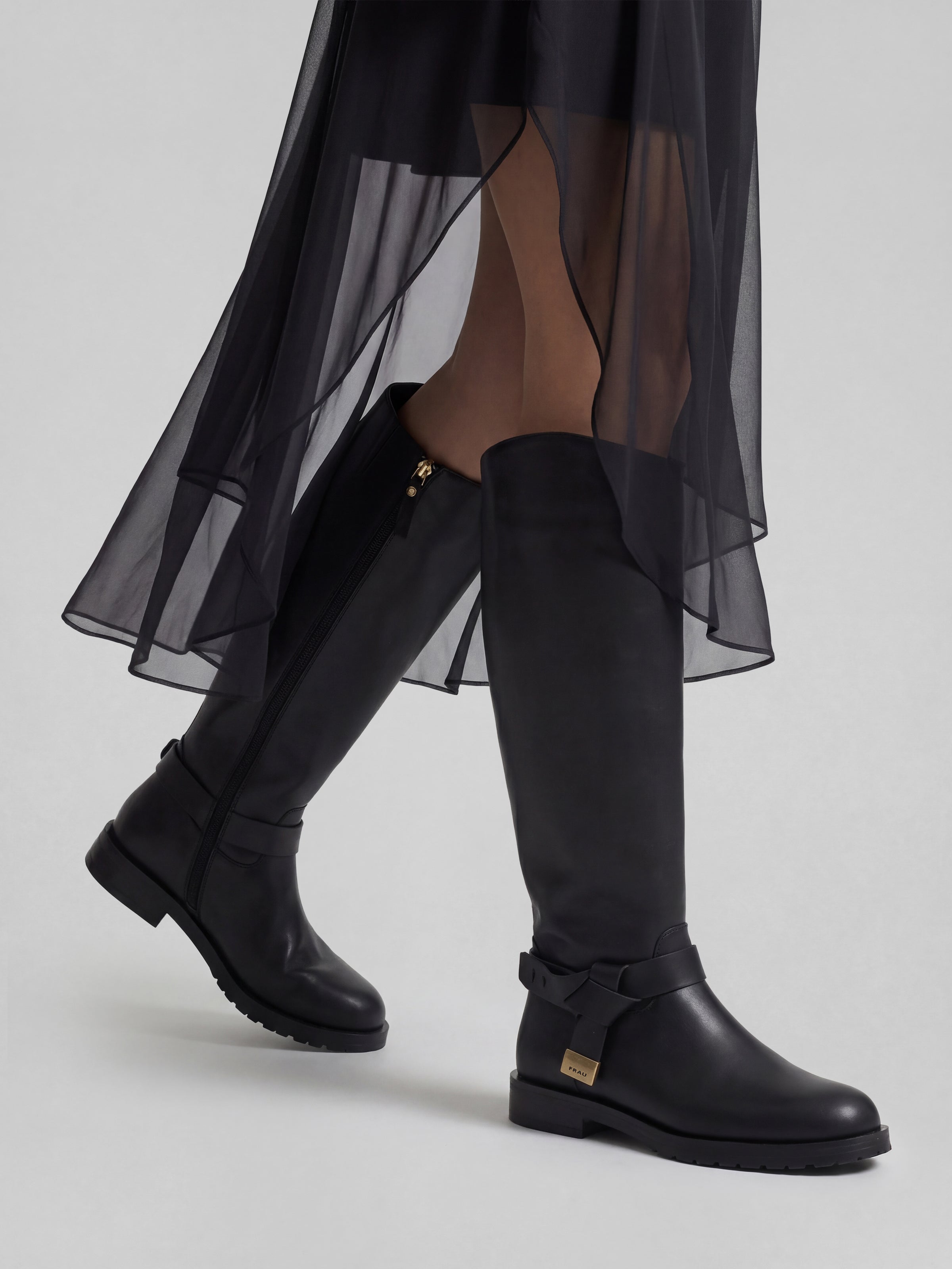 A87J8_NERO_40