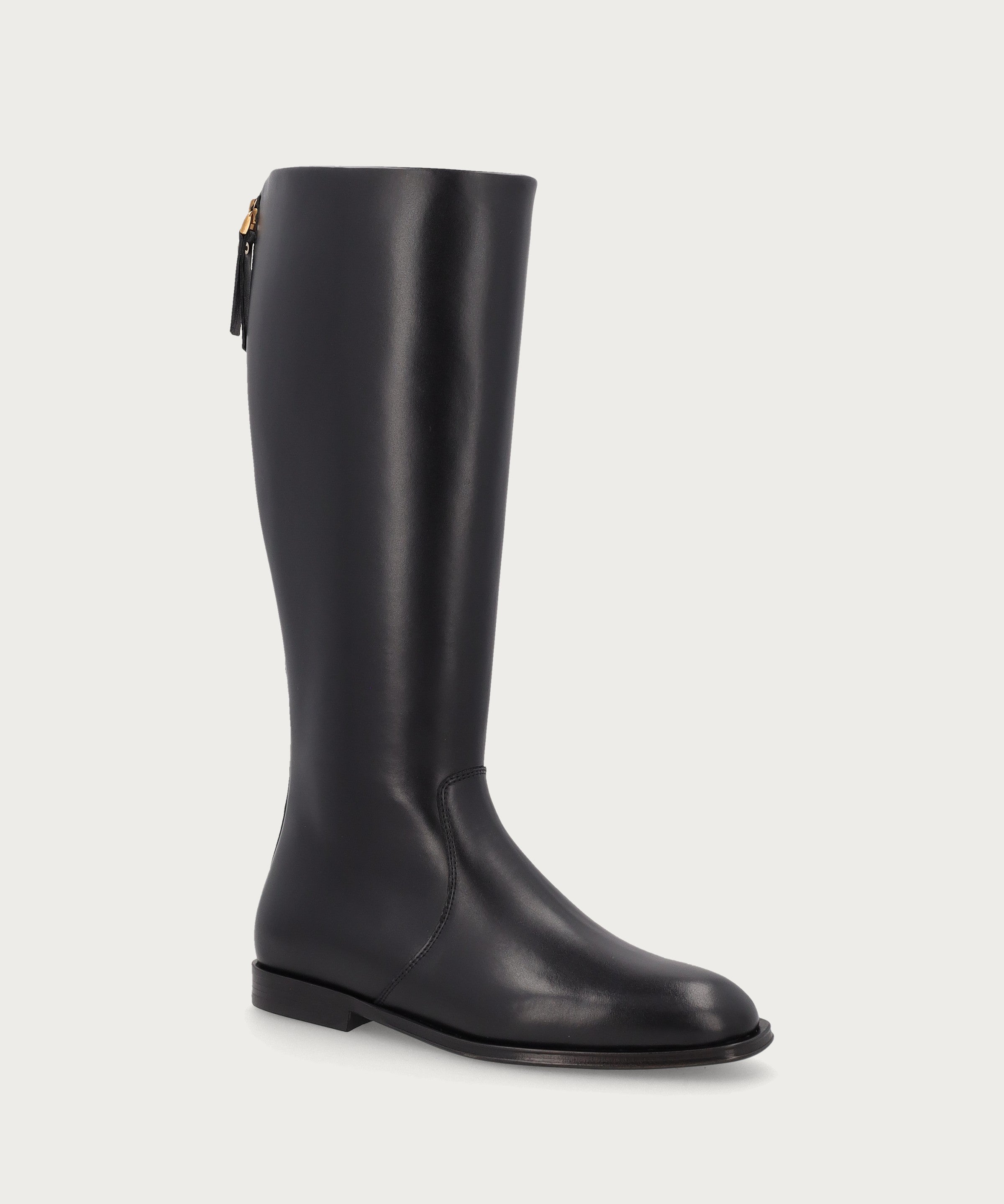 Stiefel aus regeneriertem Leder in Schwarz