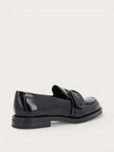 Mocassini donna in pelle lucida nera con fibbia - Black | FRAU