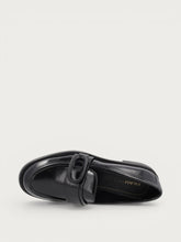 Mocassini donna in pelle lucida nera con fibbia - Black | FRAU
