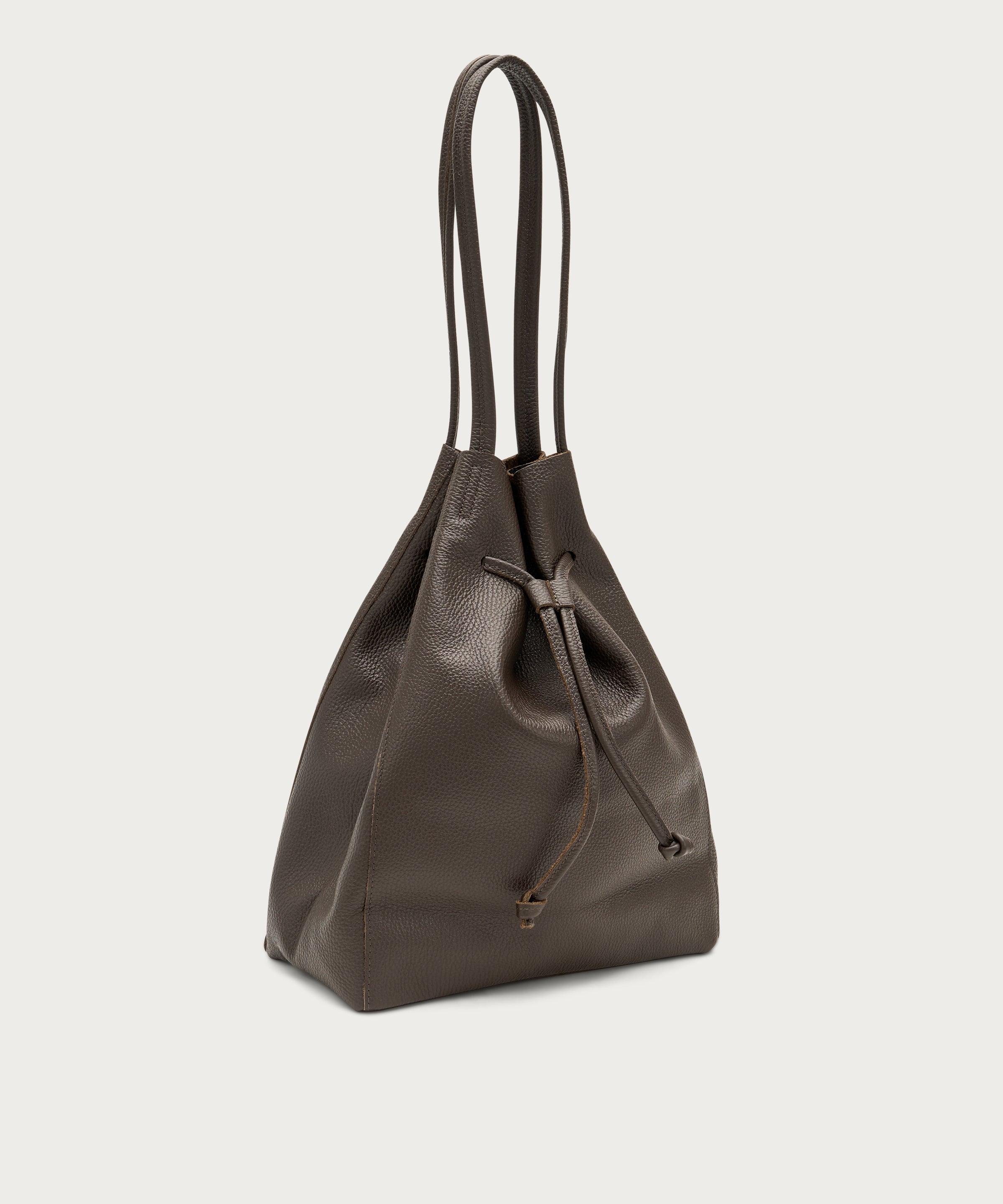 Große Bucket Bag aus weichem Leder in Schokoladenbraun