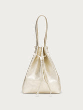 Bucket Bag aus laminiertem Leder - Platin | FRAU