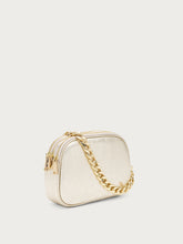 Tasche aus laminiertem Leder mit Kette - Platin | FRAU
